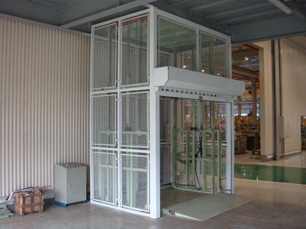 導(dǎo)軌式液壓升降機 導(dǎo)軌式液壓升降機的幾點優(yōu)勢